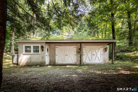 76 Peaceable Street Redding CT 06896