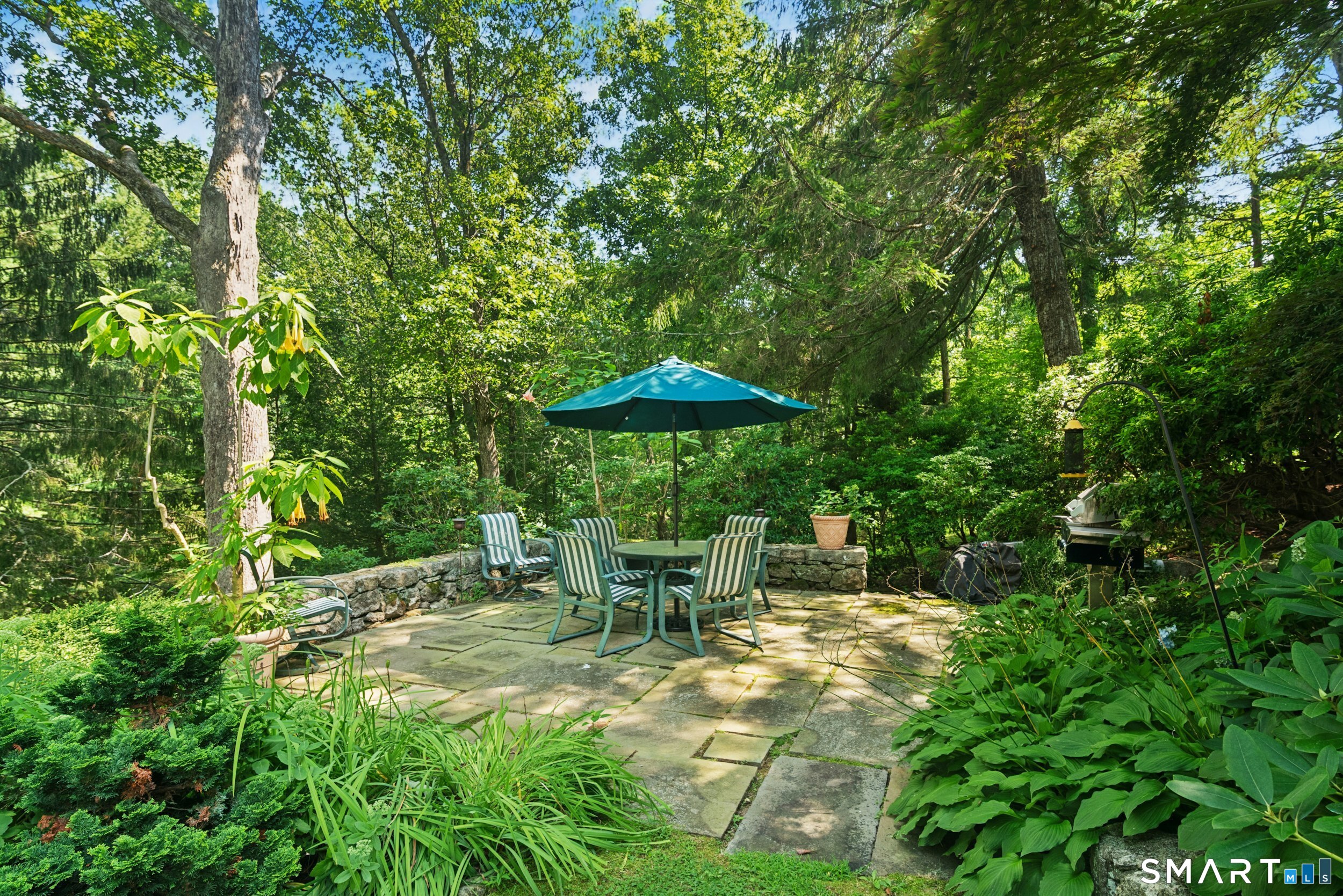 76 Peaceable Street Redding CT 06896