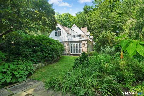 76 Peaceable Street Redding CT 06896