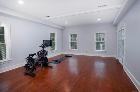 23 Pond Road Ridgefield CT 06877