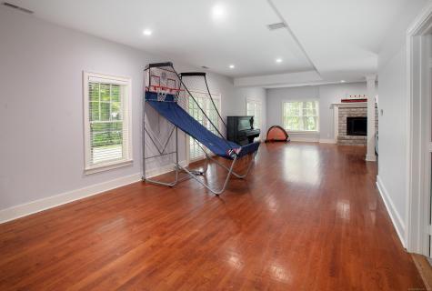 23 Pond Road Ridgefield CT 06877