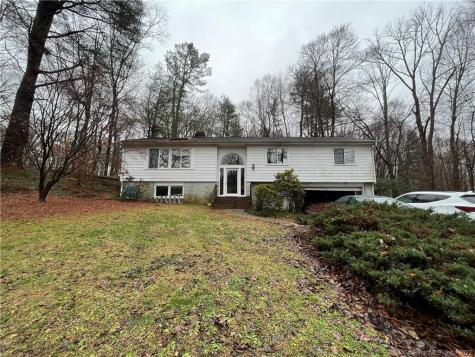 26 Peaceable Street Redding CT 06896