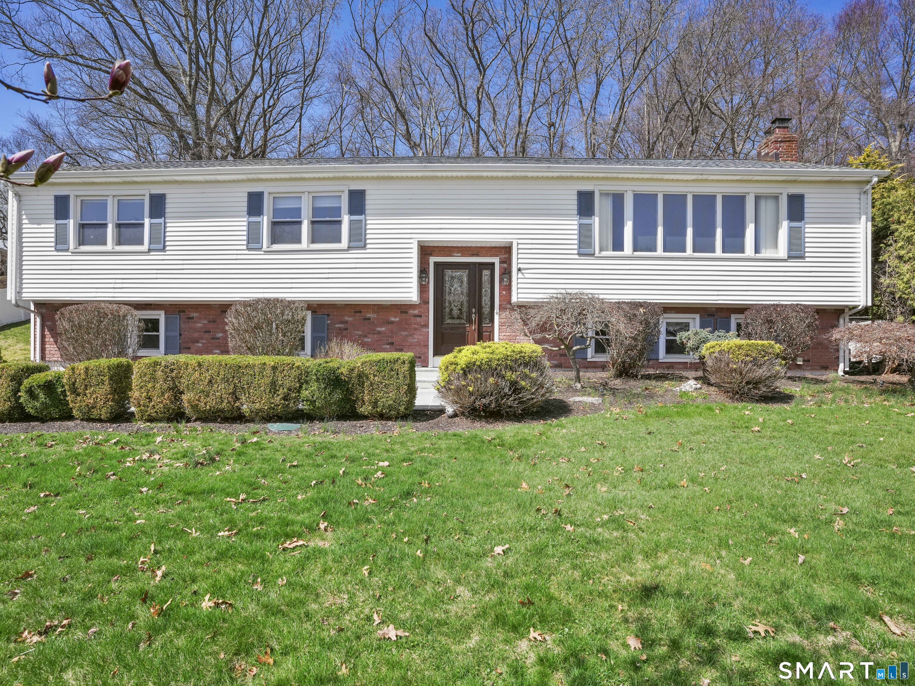 548 Howellton Road Orange CT 06477