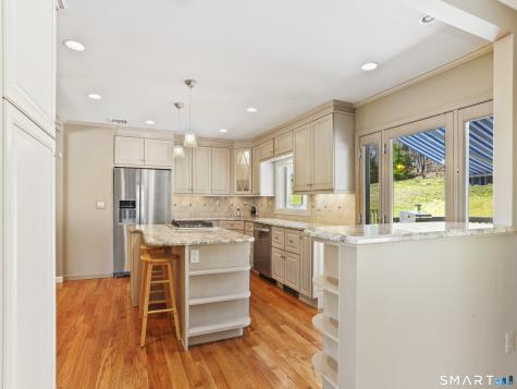 548 Howellton Road Orange CT 06477