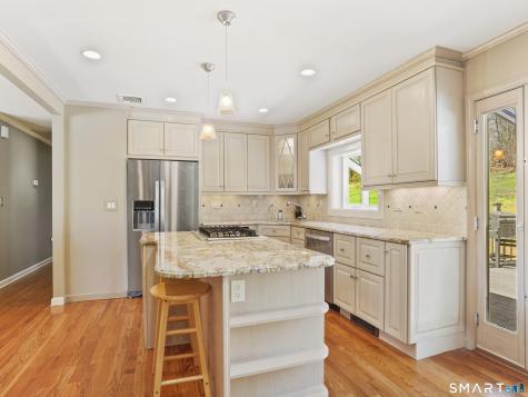 548 Howellton Road Orange CT 06477