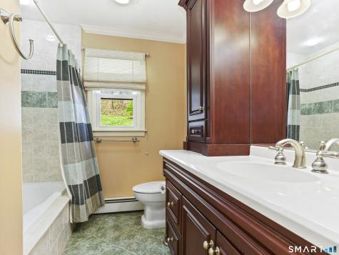 548 Howellton Road Orange CT 06477