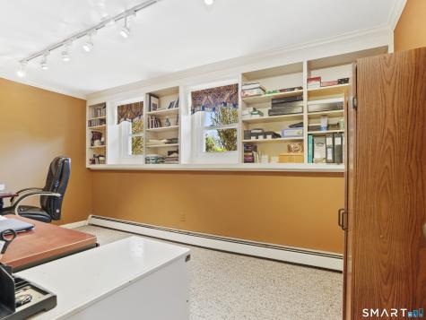 548 Howellton Road Orange CT 06477