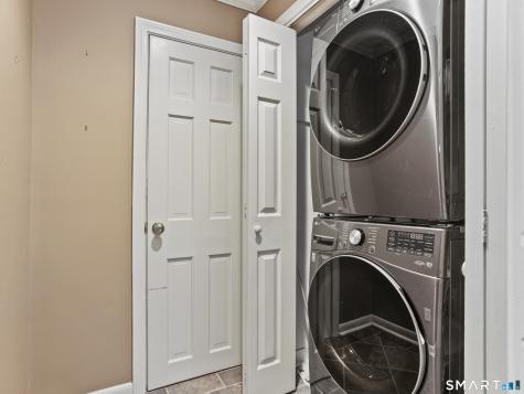 548 Howellton Road Orange CT 06477