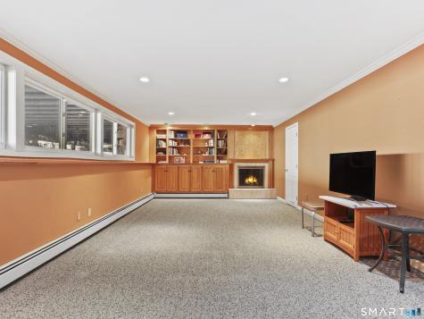 548 Howellton Road Orange CT 06477