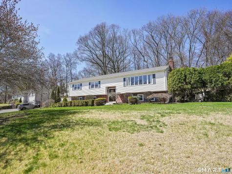 548 Howellton Road Orange CT 06477