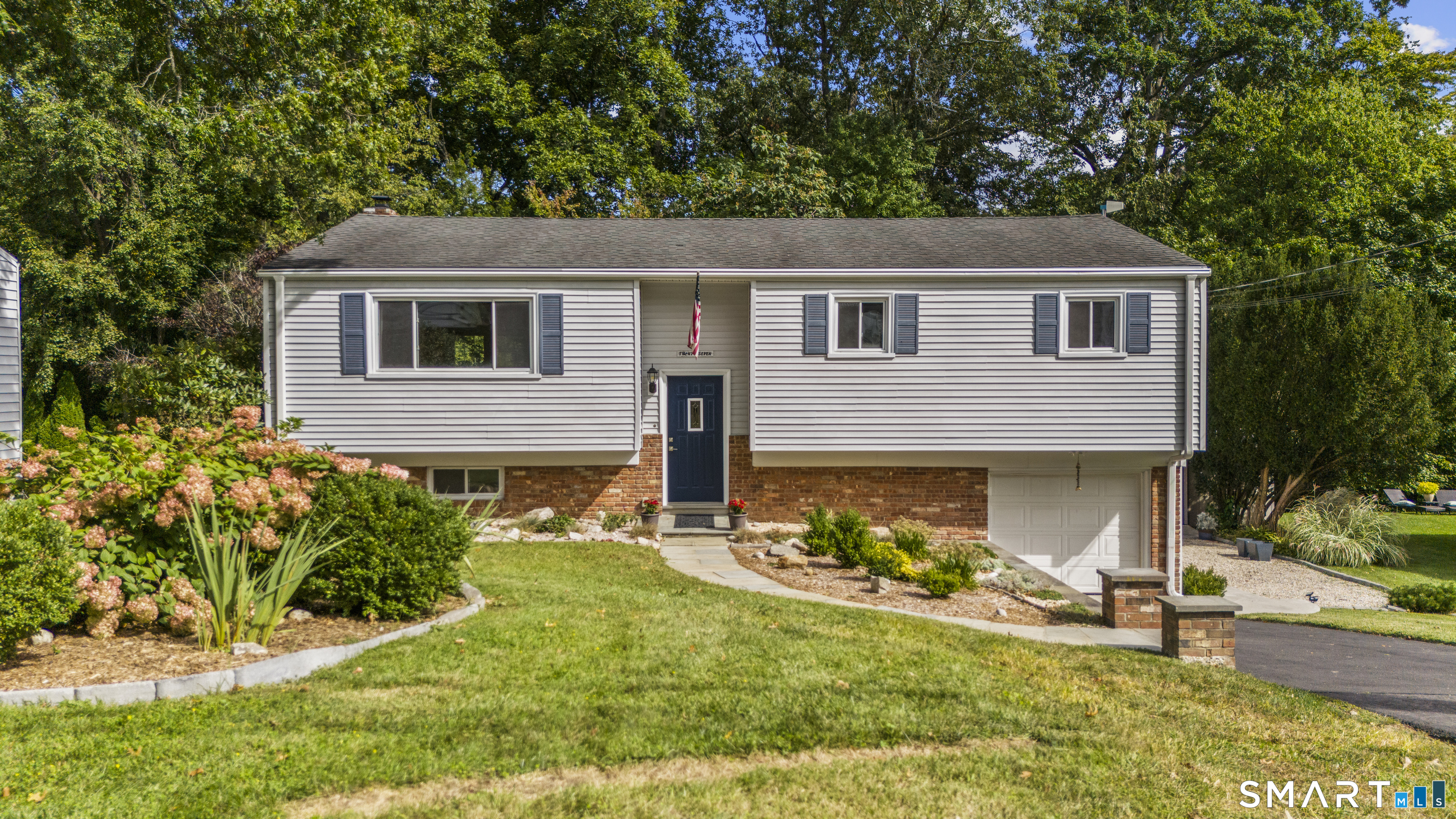 27 Amherst Place Stamford CT 06902