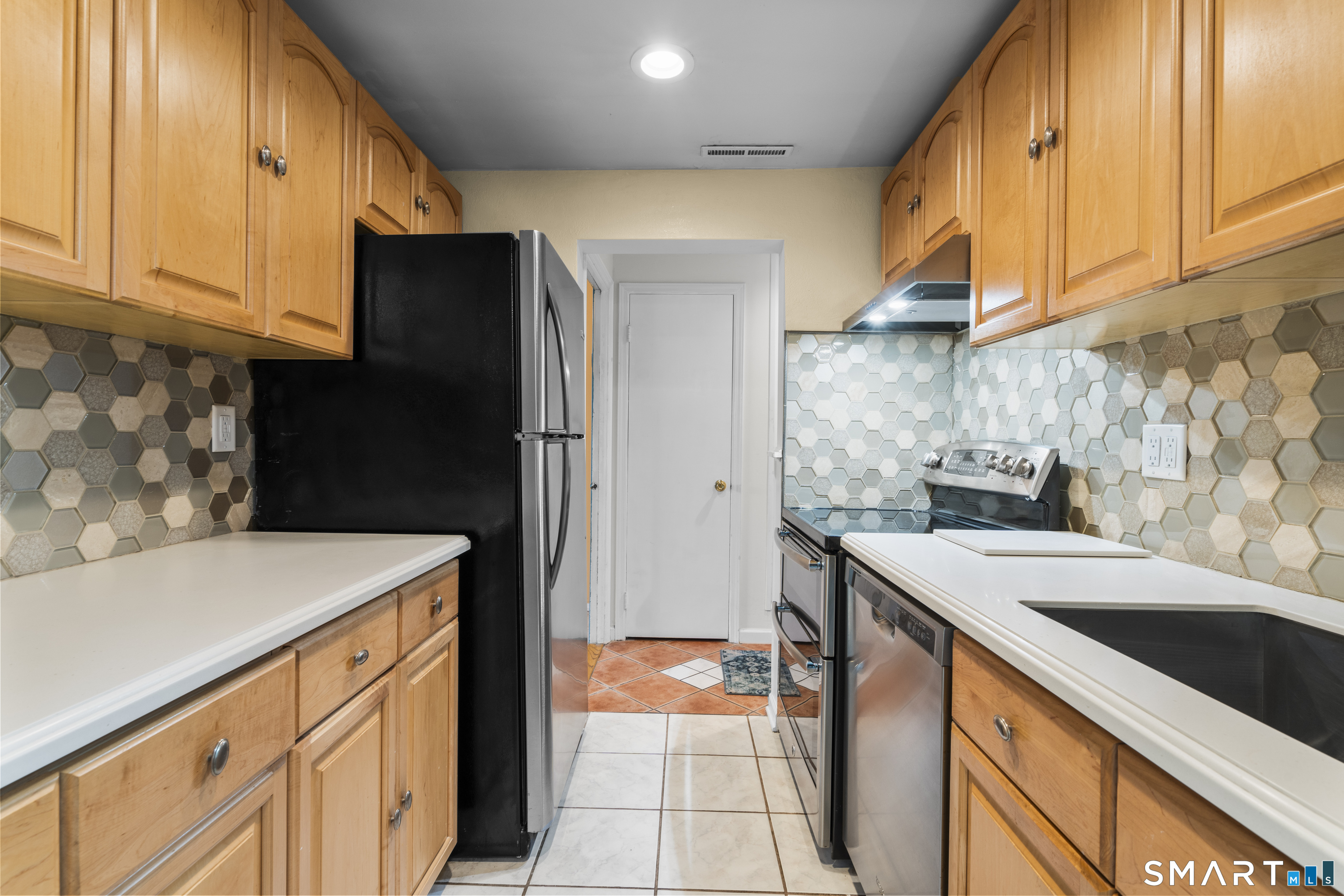 27 Amherst Place Stamford CT 06902