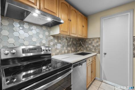 27 Amherst Place Stamford CT 06902