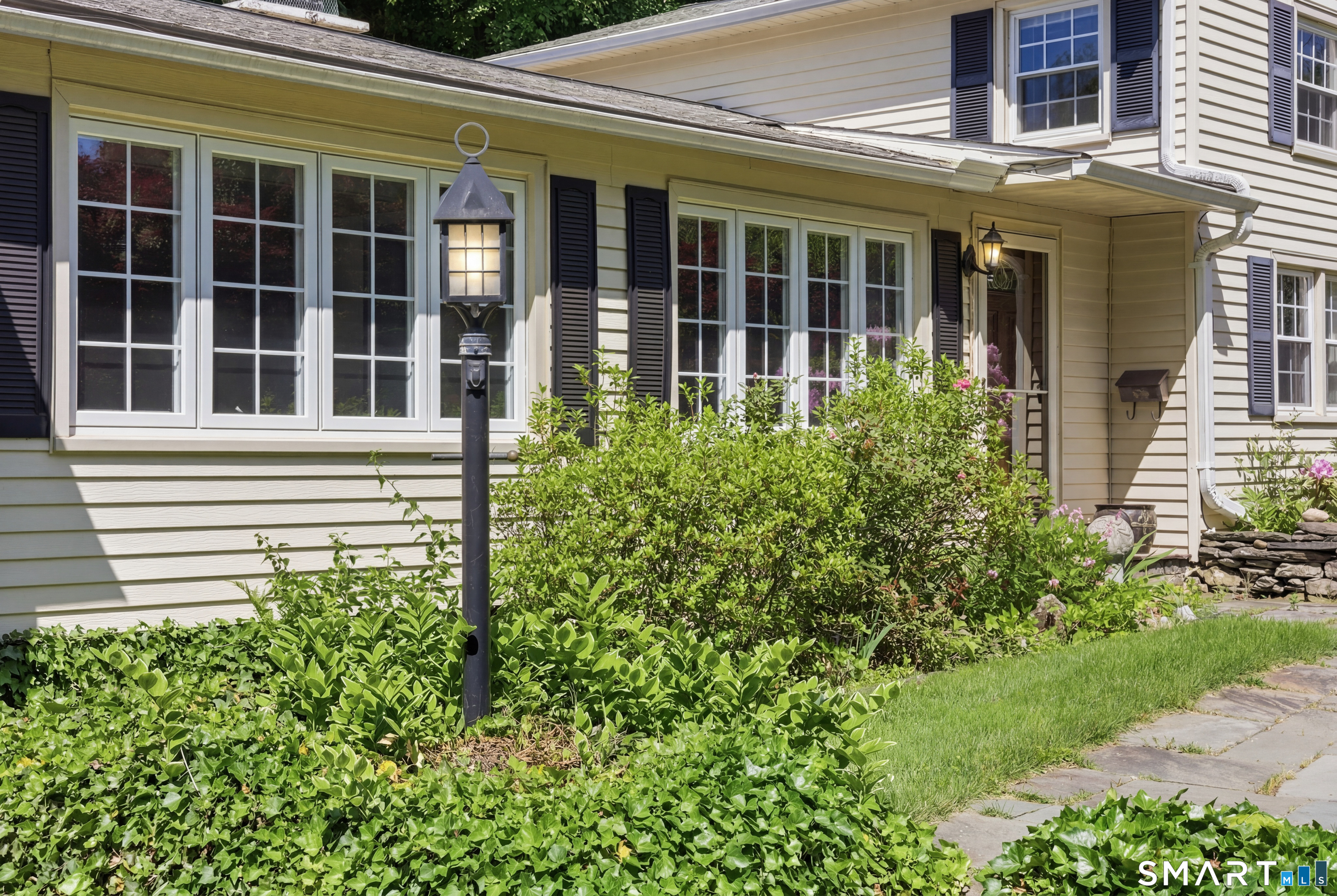 16 Hamilton Lane Watertown CT 06795