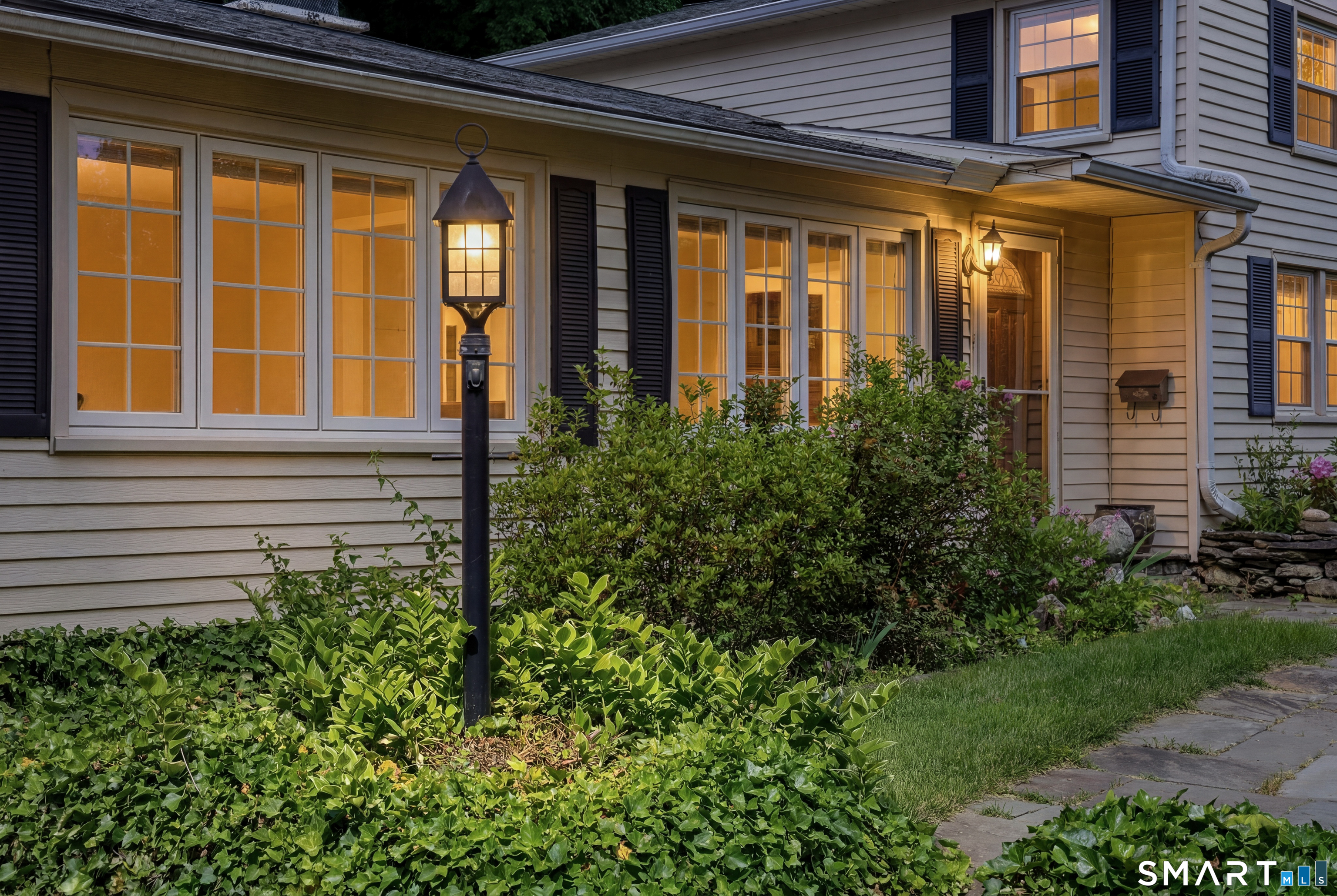 16 Hamilton Lane Watertown CT 06795