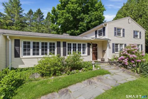 16 Hamilton Lane Watertown CT 06795