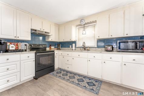 6 Nicholas Drive East Haven CT 06512
