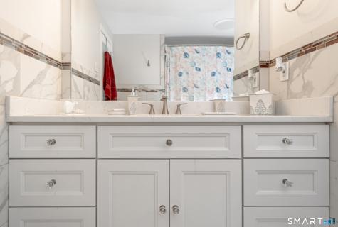 6 Nicholas Drive East Haven CT 06512