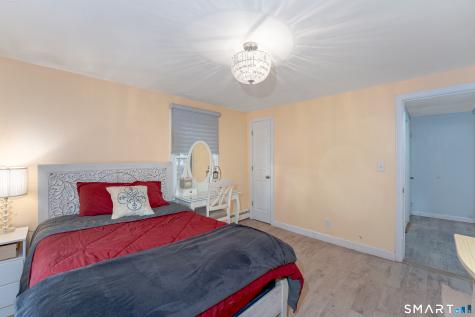 6 Nicholas Drive East Haven CT 06512
