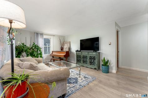 6 Nicholas Drive East Haven CT 06512