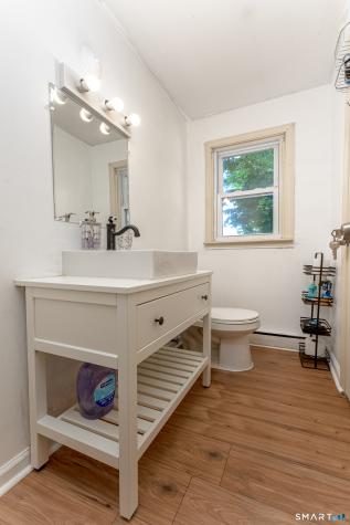 6 Nicholas Drive East Haven CT 06512