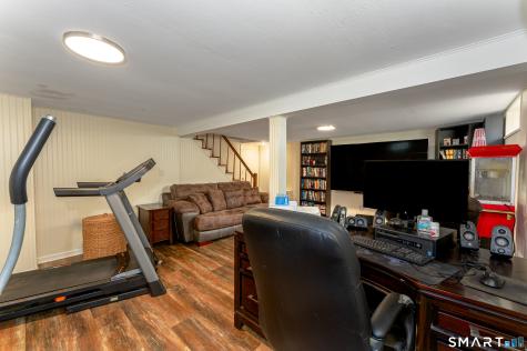 6 Nicholas Drive East Haven CT 06512
