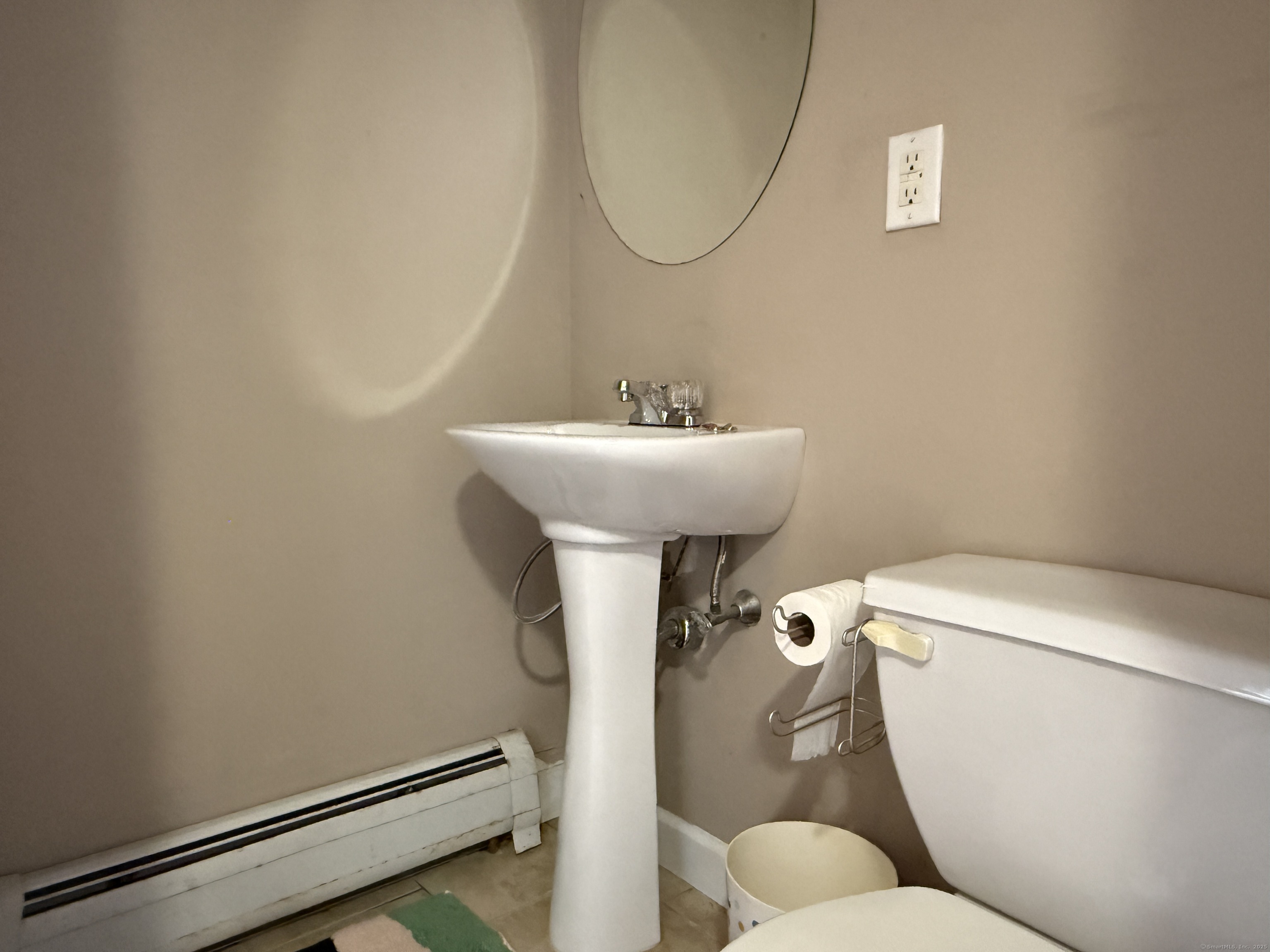 16 Brown Avenue Windsor CT 06095