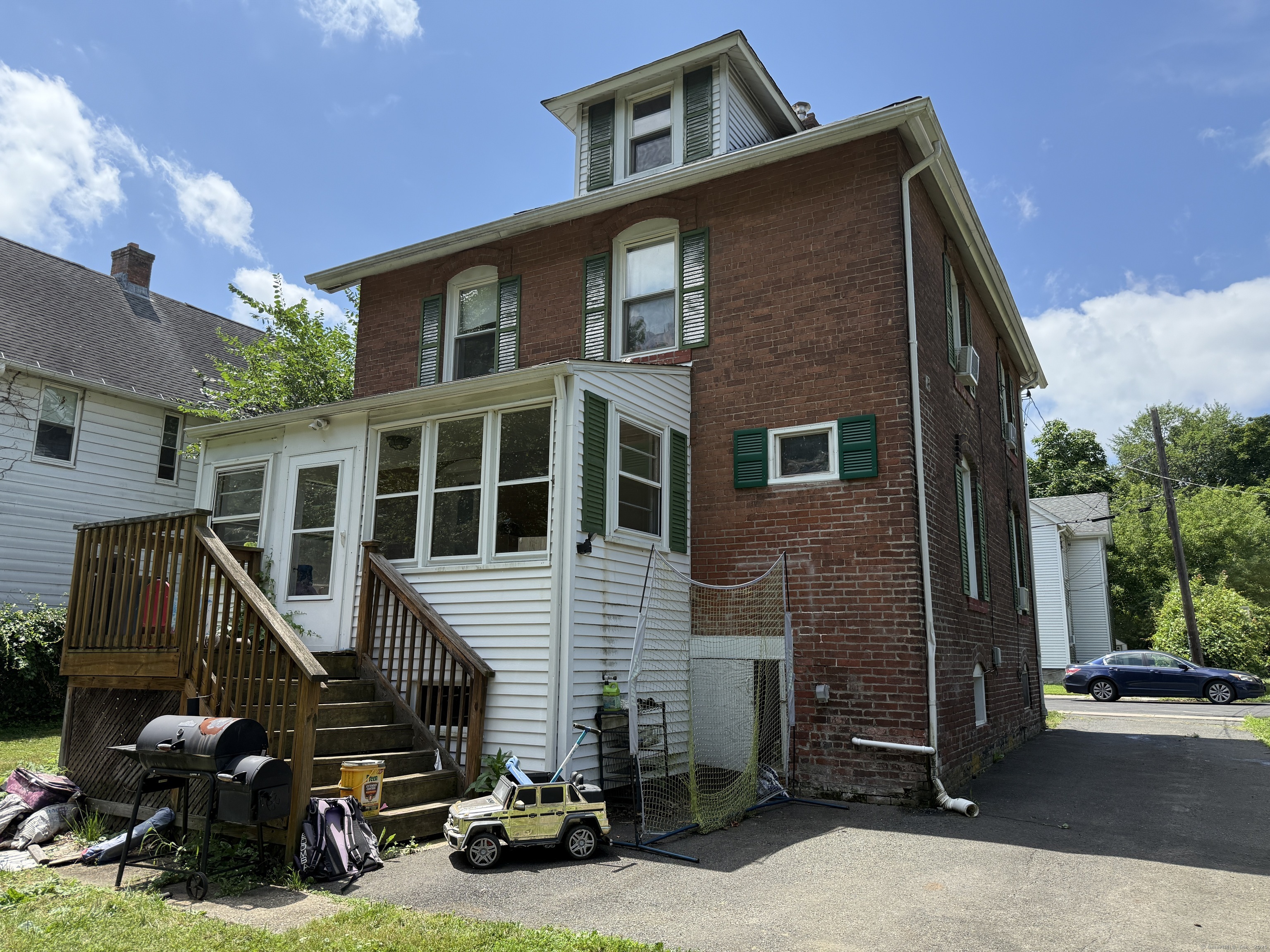 16 Brown Avenue Windsor CT 06095