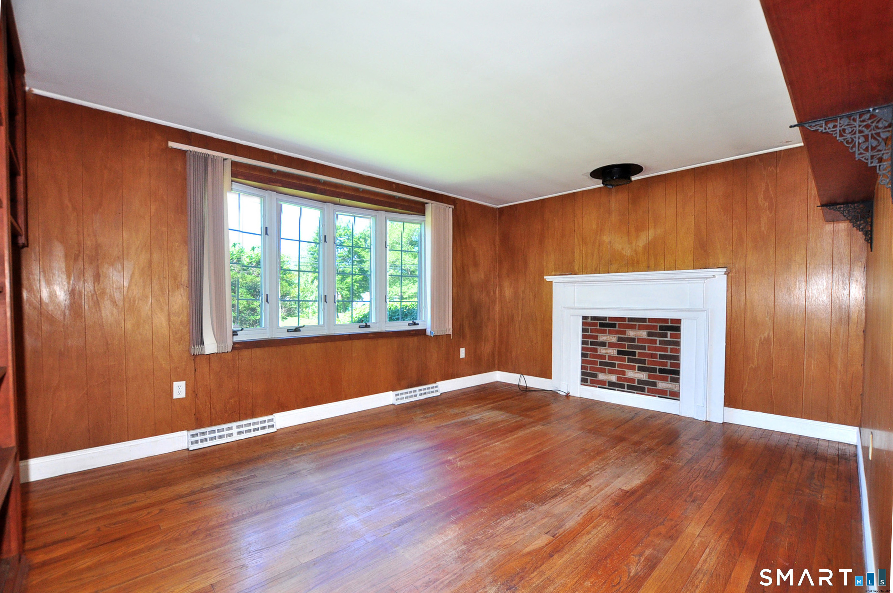 18 Ely Circle Windsor CT 06095