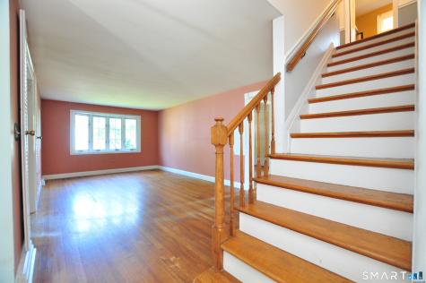 18 Ely Circle Windsor CT 06095