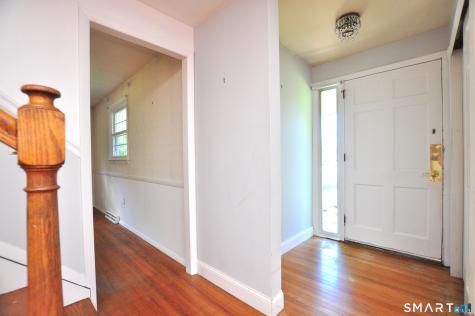 18 Ely Circle Windsor CT 06095