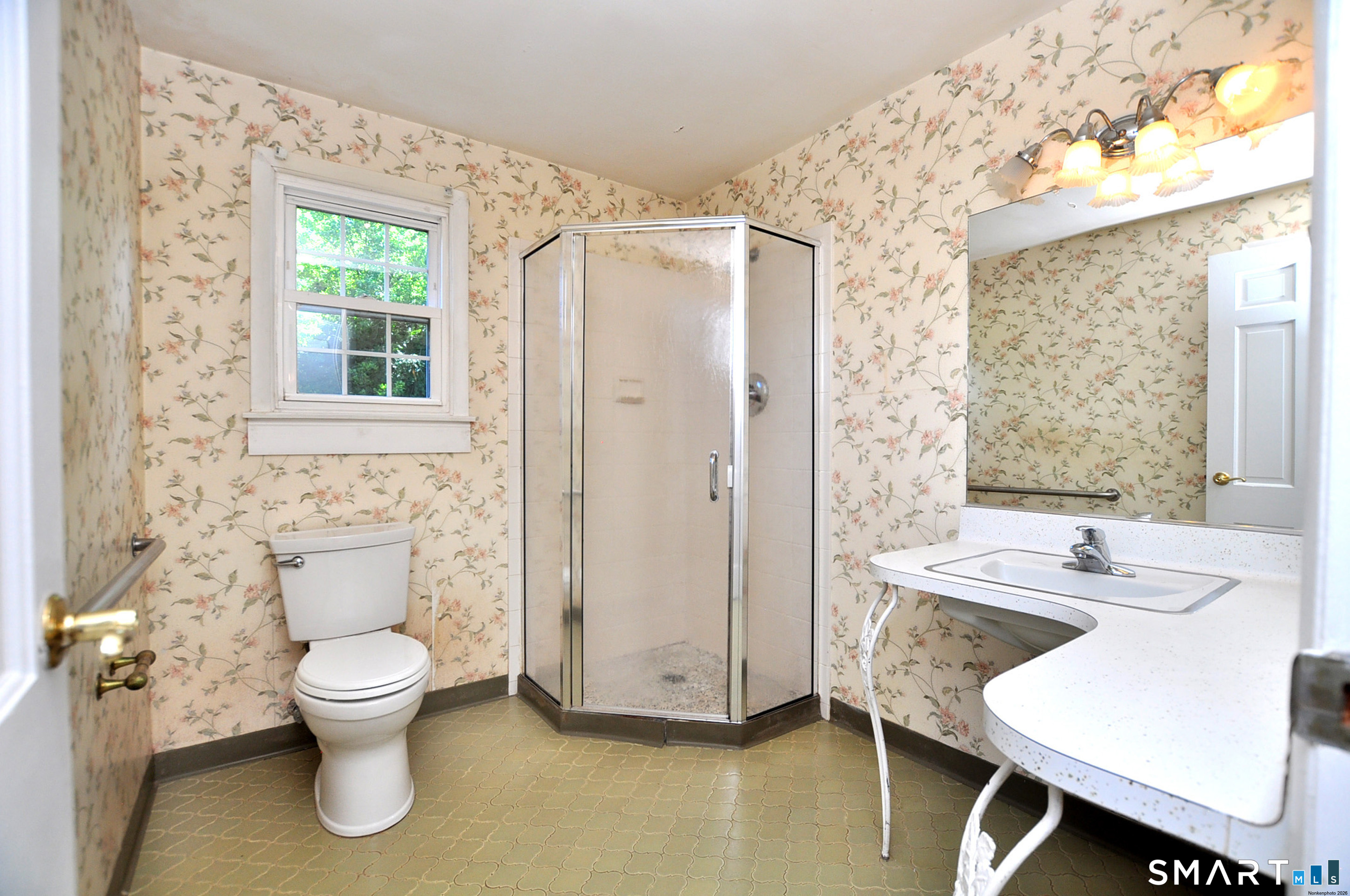 18 Ely Circle Windsor CT 06095