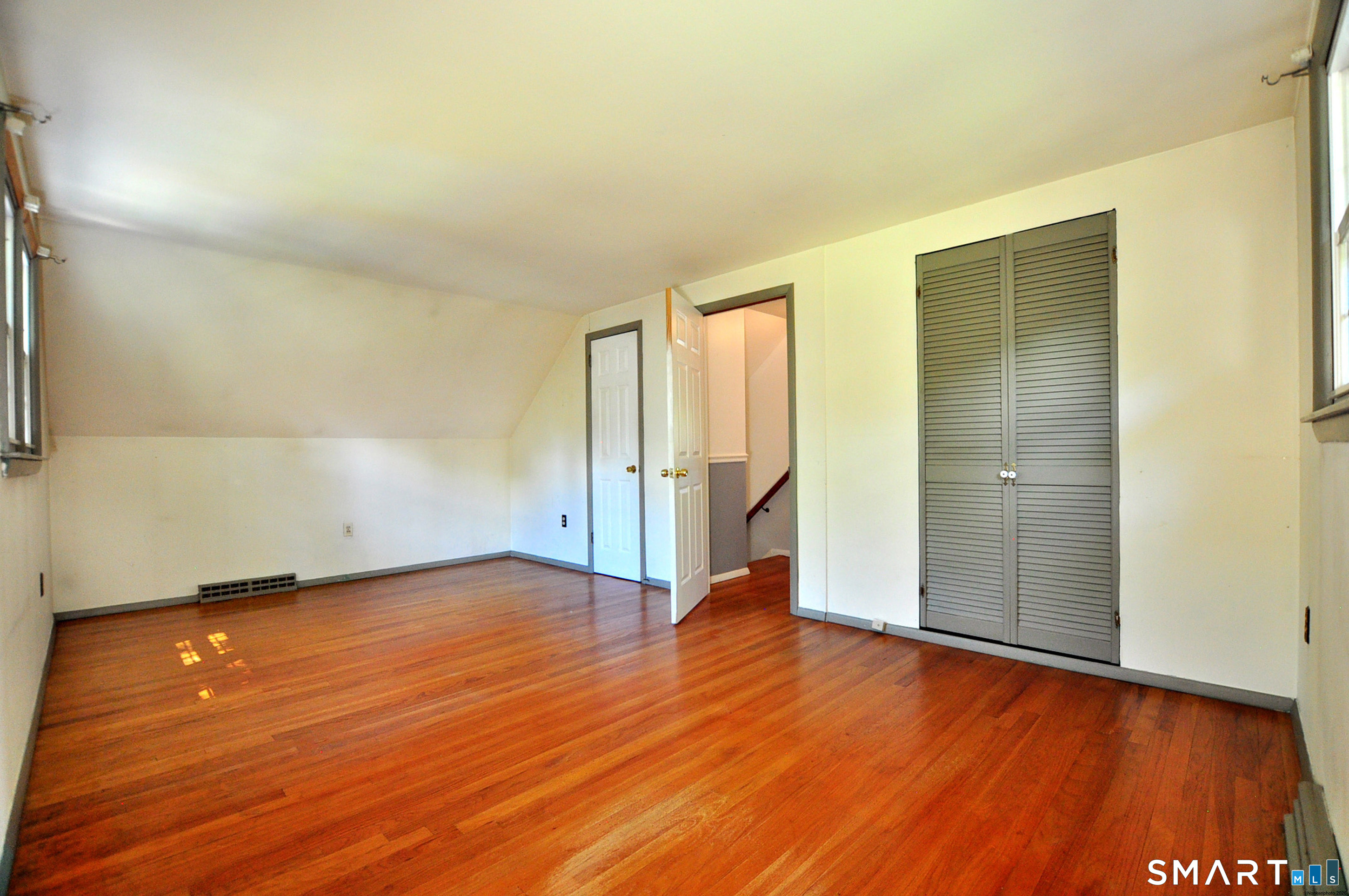 18 Ely Circle Windsor CT 06095