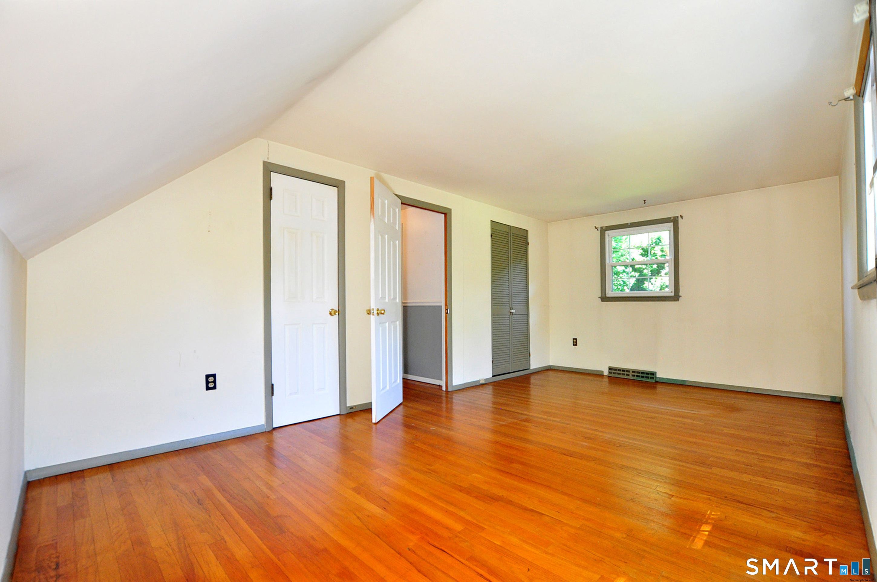 18 Ely Circle Windsor CT 06095