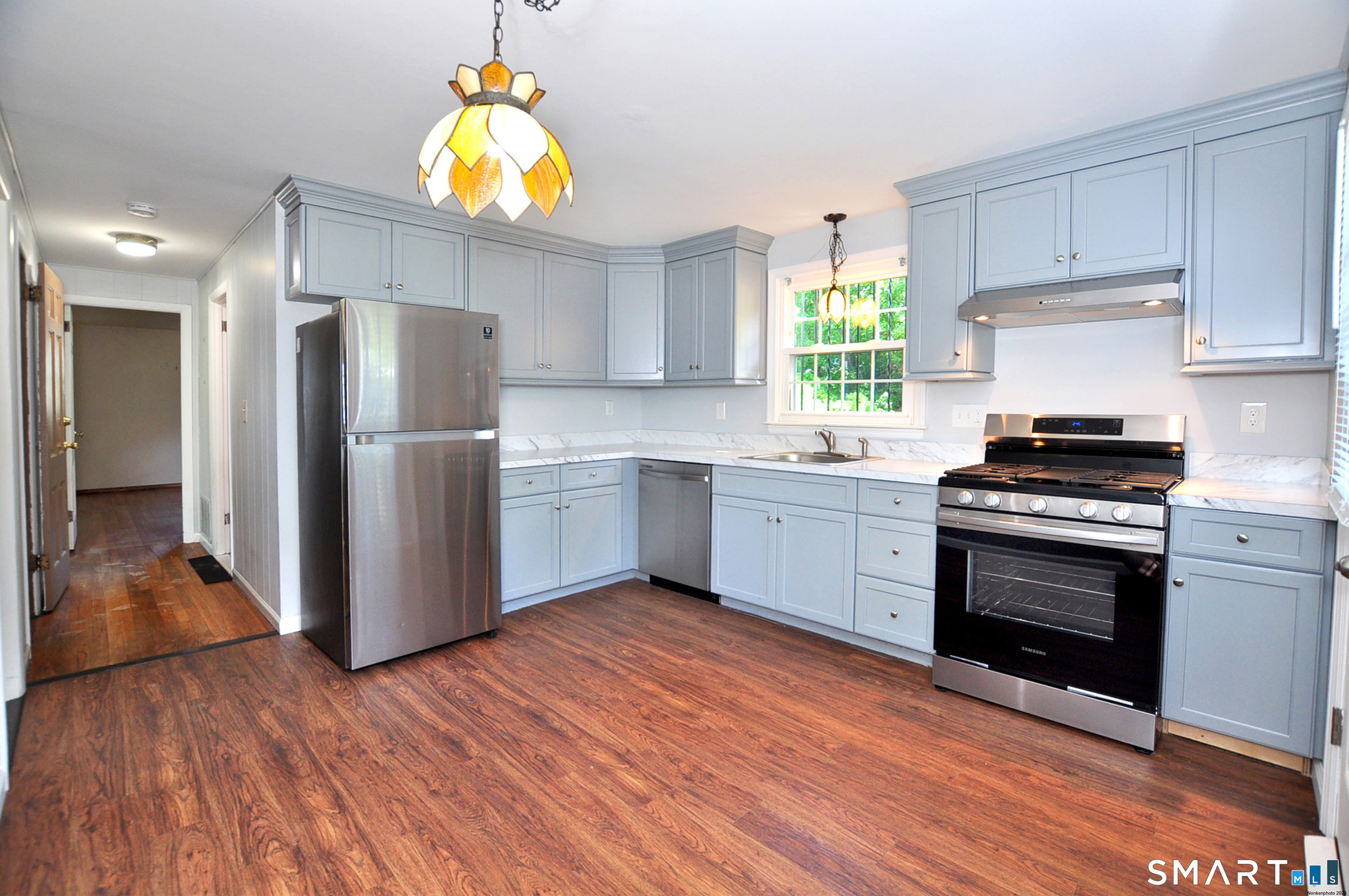 18 Ely Circle Windsor CT 06095