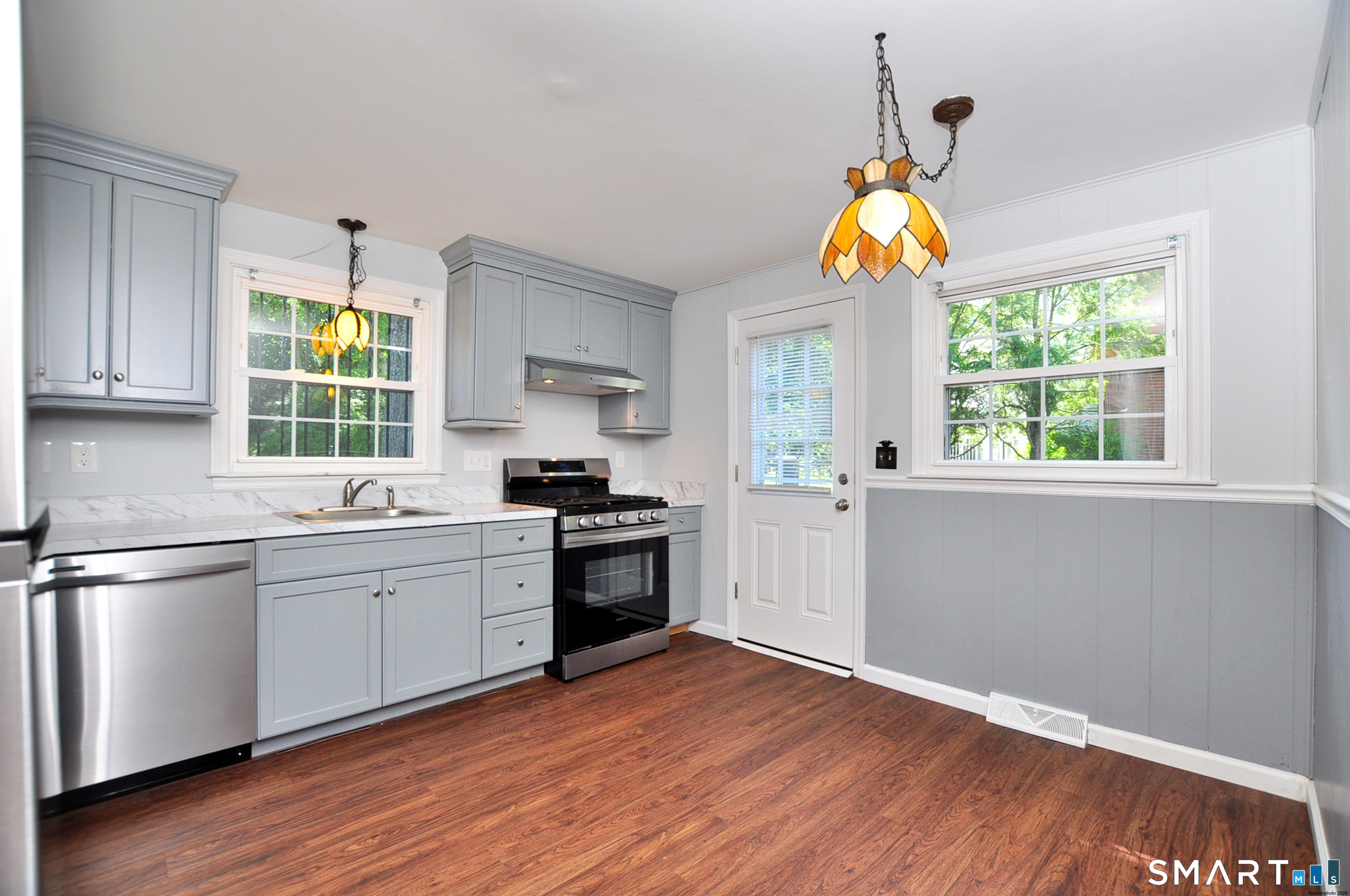 18 Ely Circle Windsor CT 06095