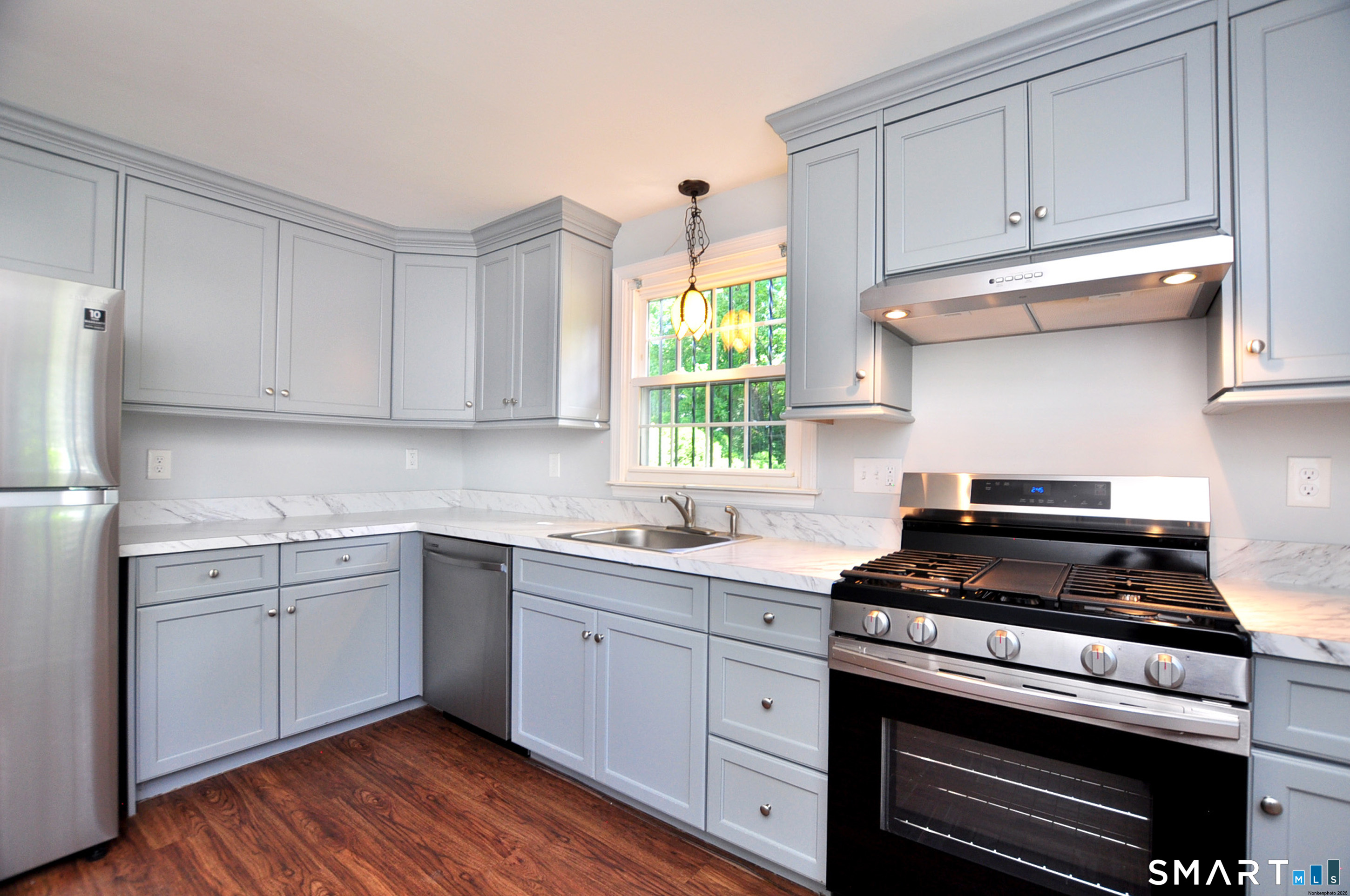 18 Ely Circle Windsor CT 06095