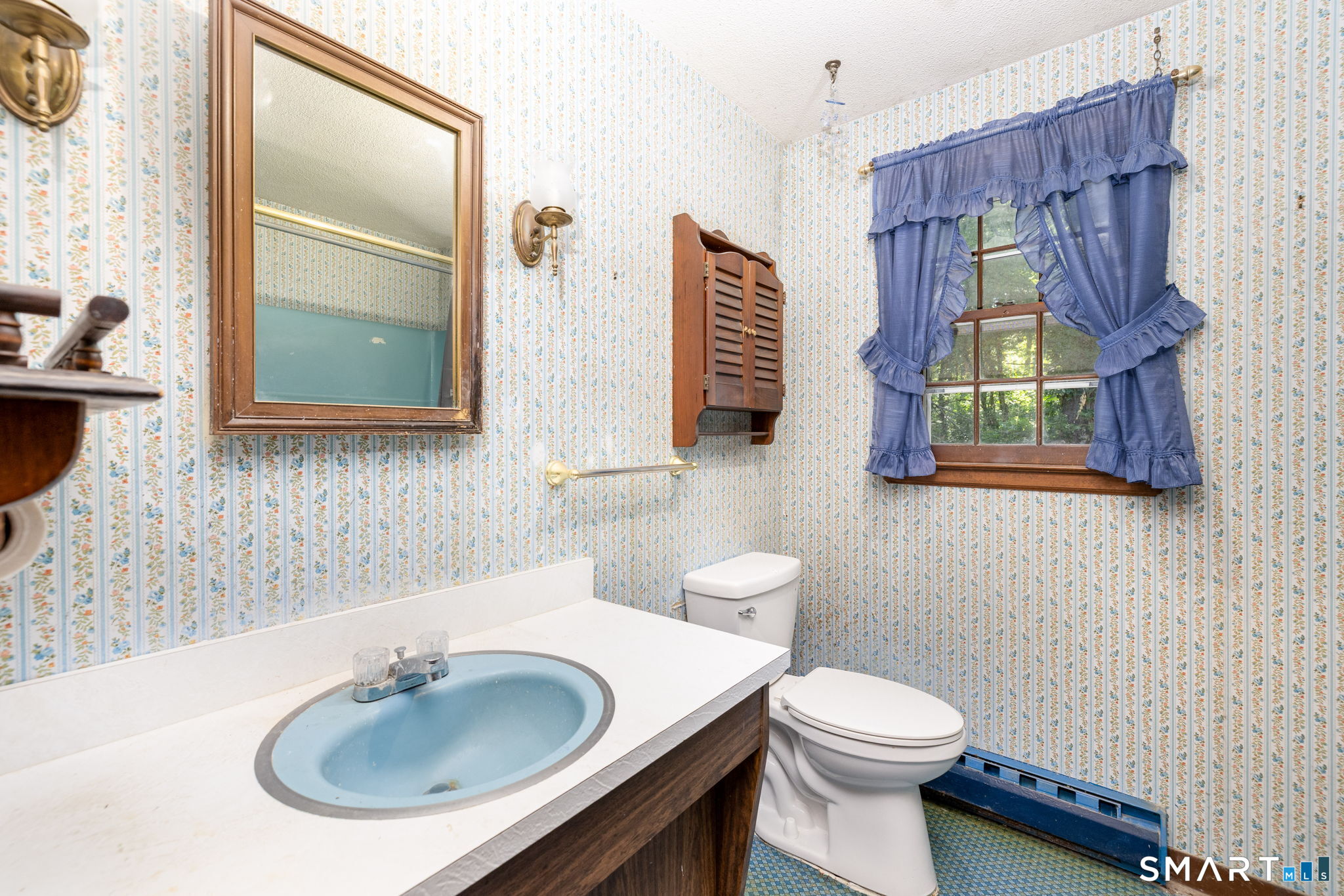 10 Horseshoe Drive East Granby CT 06026