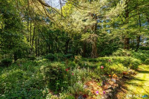 10 Horseshoe Drive East Granby CT 06026