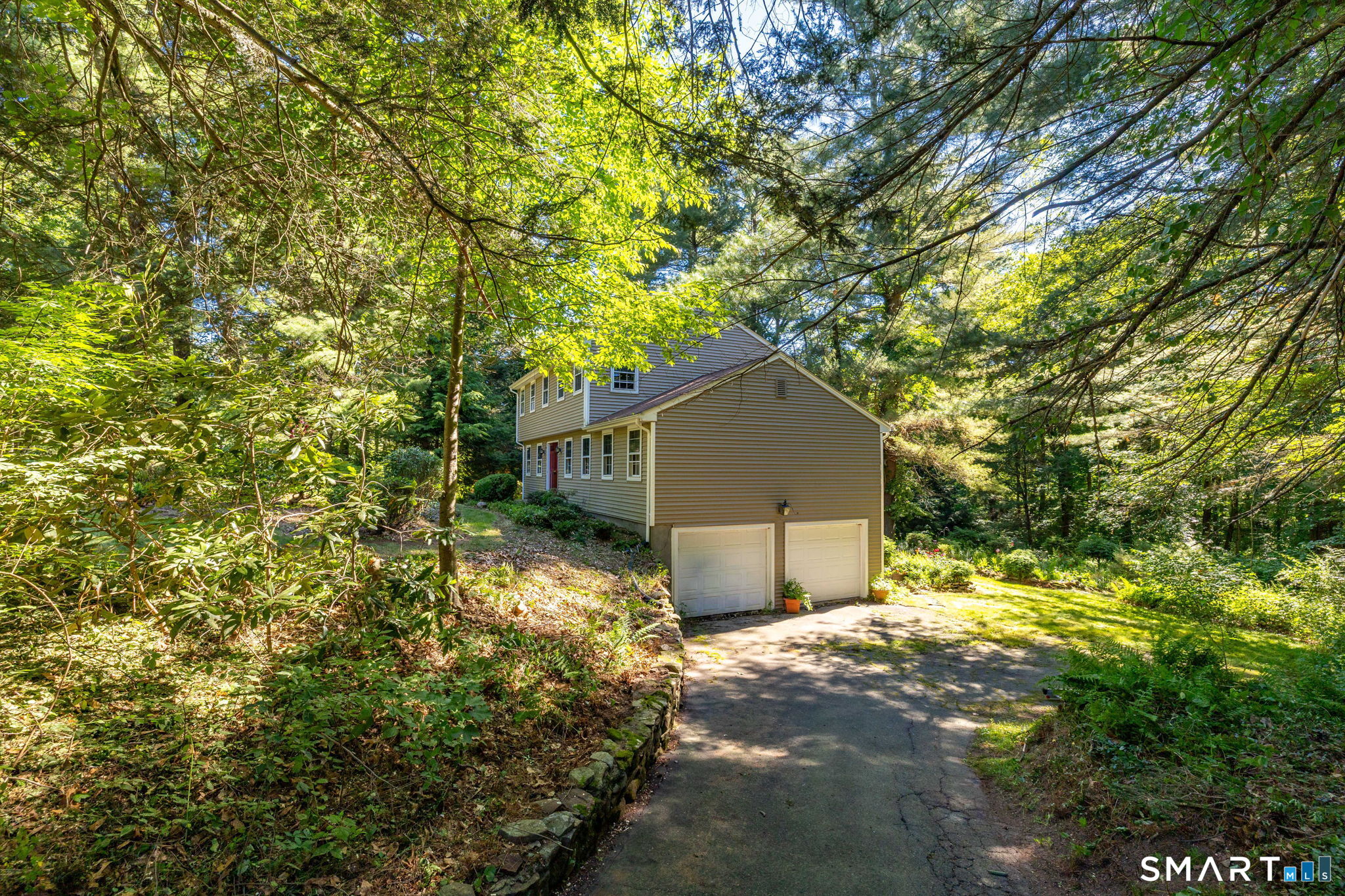 10 Horseshoe Drive East Granby CT 06026