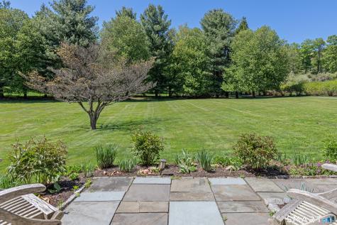 9 Cemetery Road Newtown CT 06470