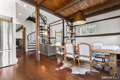 17 East River Road Guilford CT 06437