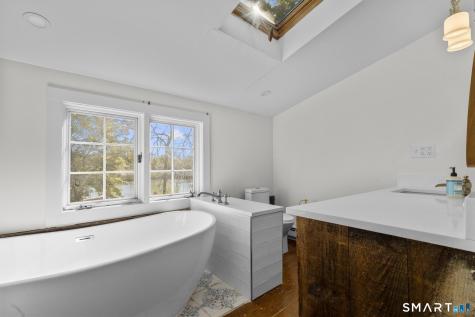 17 East River Road Guilford CT 06437