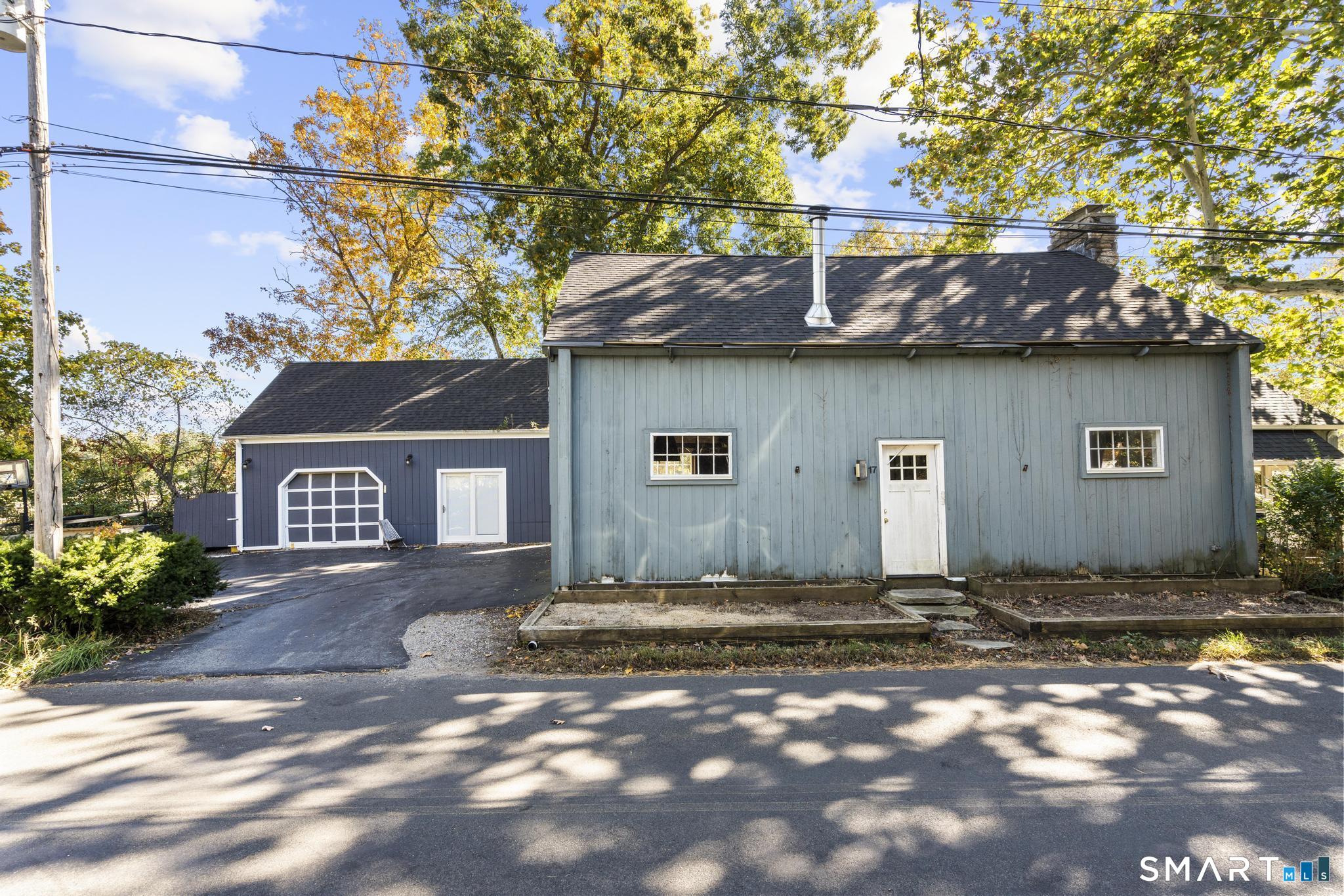17 East River Road Guilford CT 06437