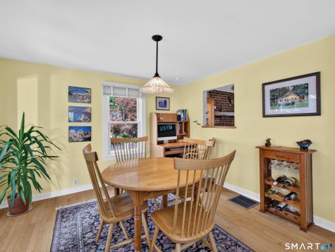 16 Quaker Lane Waterford CT 06375