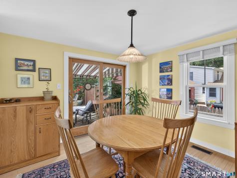 16 Quaker Lane Waterford CT 06375