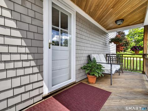 16 Quaker Lane Waterford CT 06375