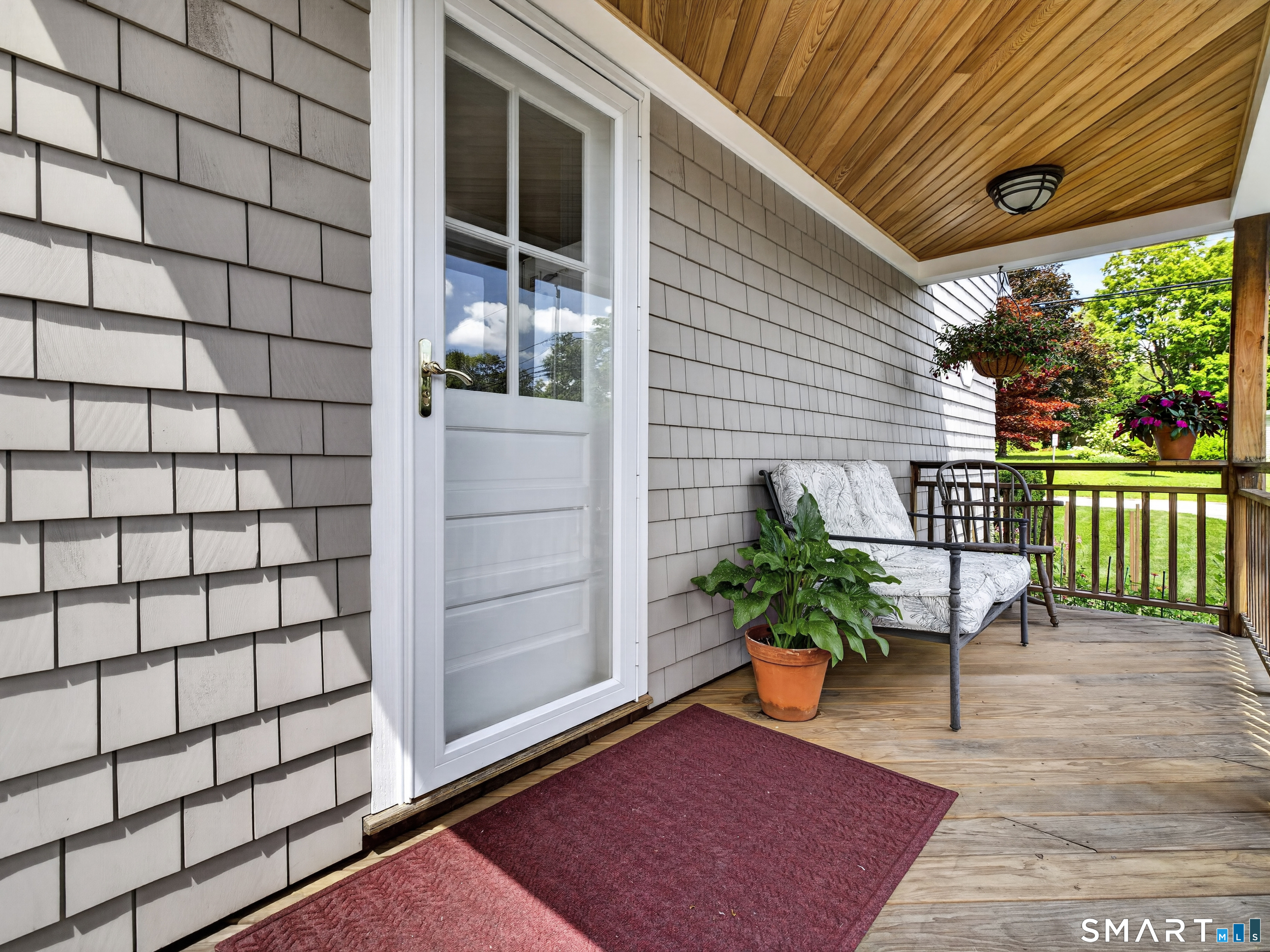 16 Quaker Lane Waterford CT 06375