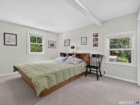 16 Quaker Lane Waterford CT 06375