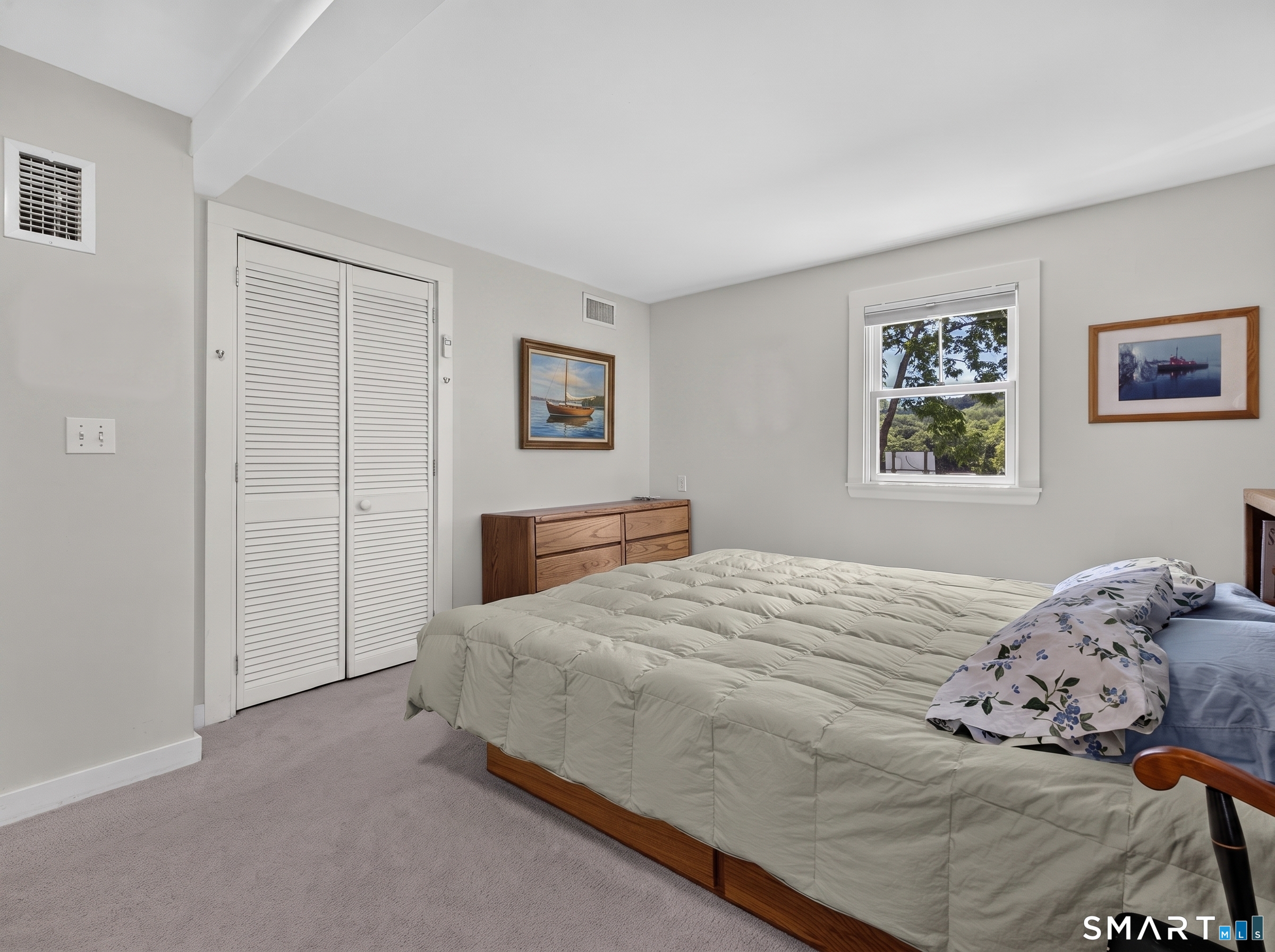 16 Quaker Lane Waterford CT 06375
